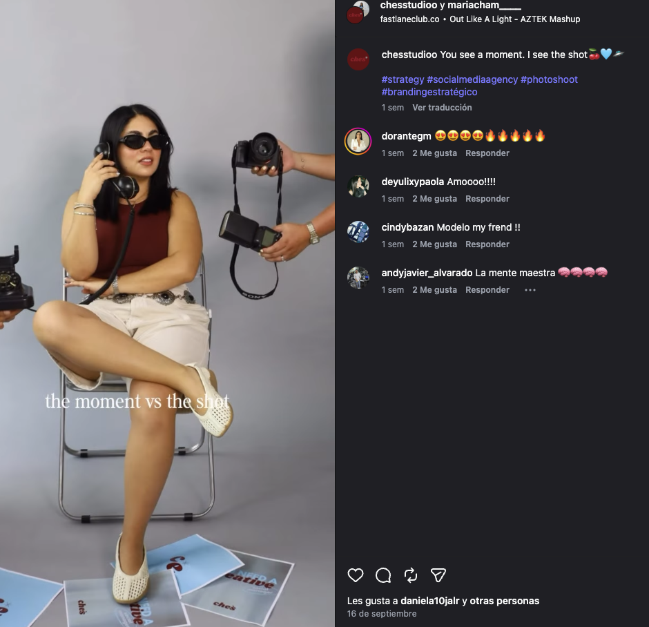 Sesión creativa de Ches: teléfono vintage, cámaras y actitud